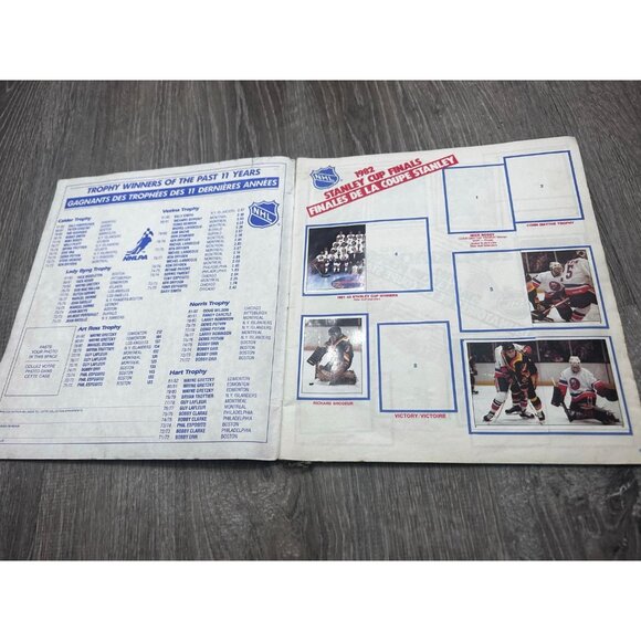 1982 O-Pee-Chee NHL Hockey Sticker Album Book Gretzky Foils Cover - Picture 2 of 8